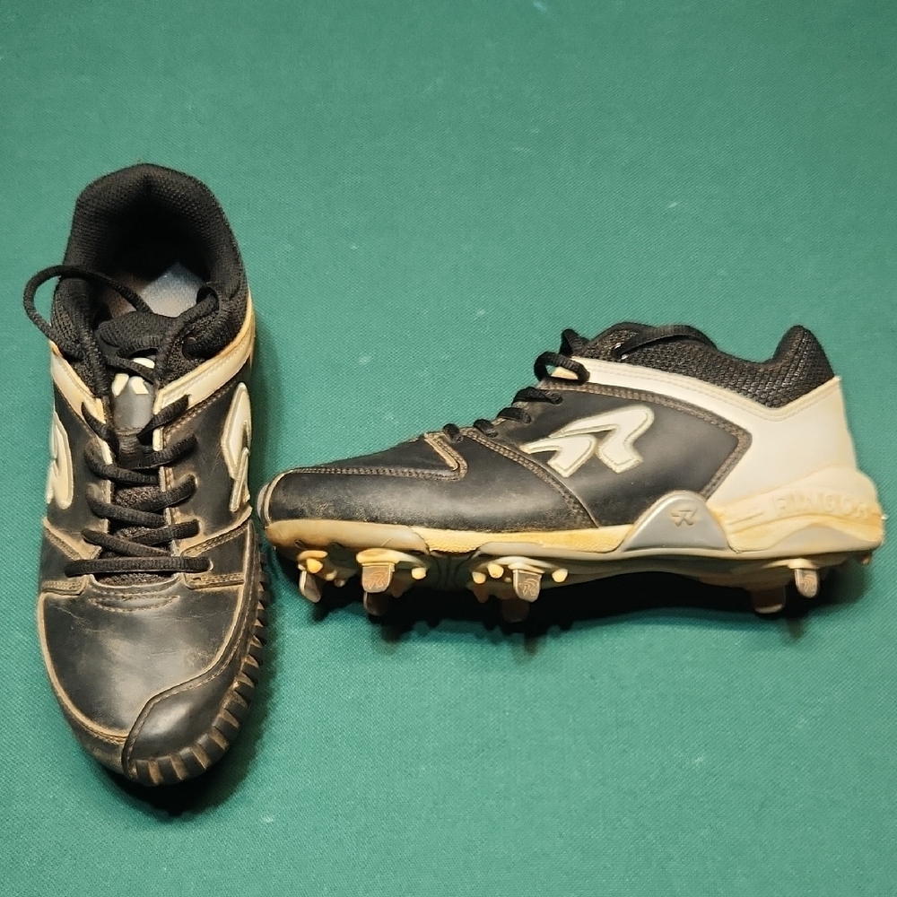 Ringor Metal Softball Cleats With Pitchers Toe Size 8
